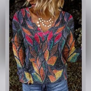 NWOT Casual Leaves-Print V Neck Top. Multicolor. Medium